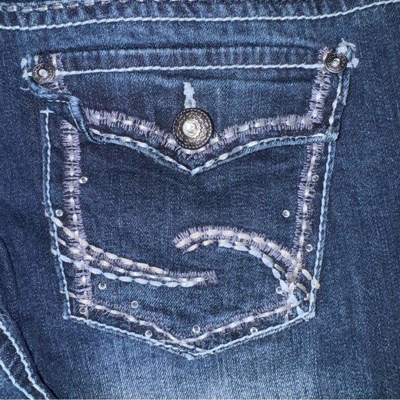 Maurice’s Women’s 11/12 Long Dark Flare Low-Rise Faded Blue Denim Jeans - Picture 1 of 12